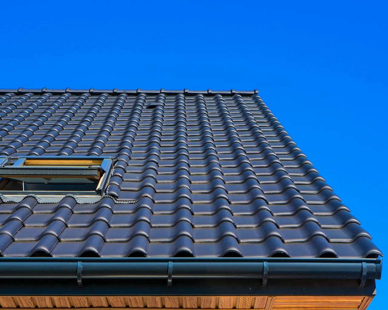 Vertical Low Angle Closeup Shot Black Roof Building