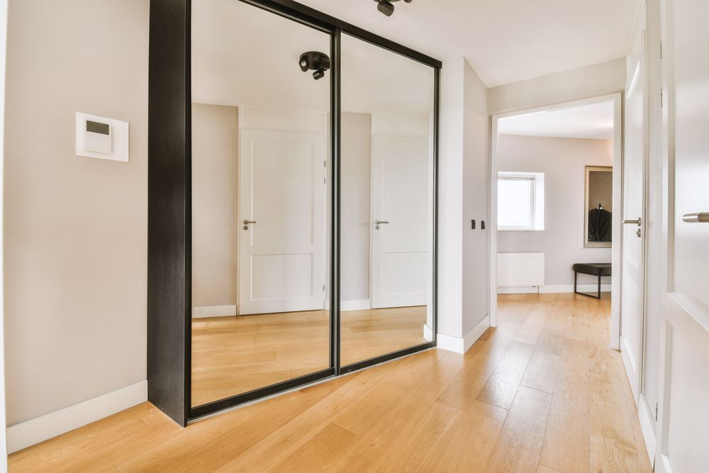Professional Mirror Installation For Homes And Businesses