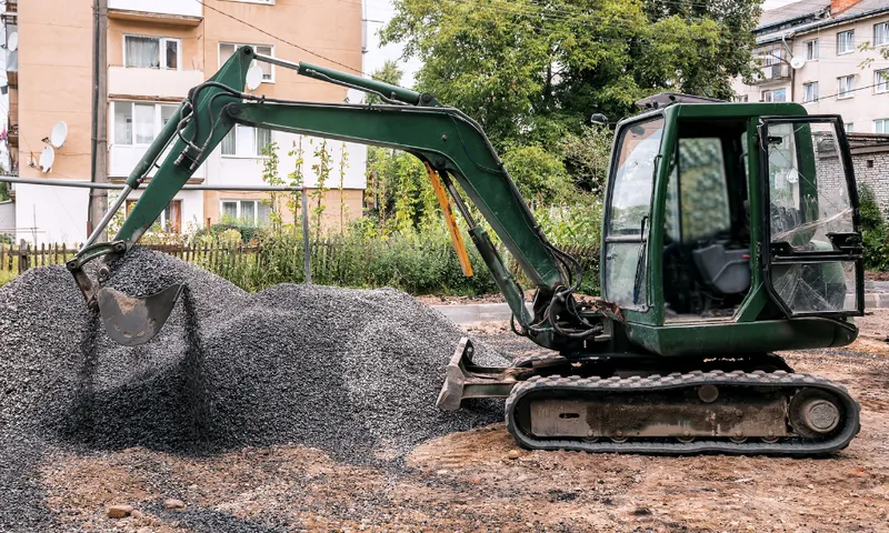Essential Equipment for Operating a Mini Digger: A Complete Guide